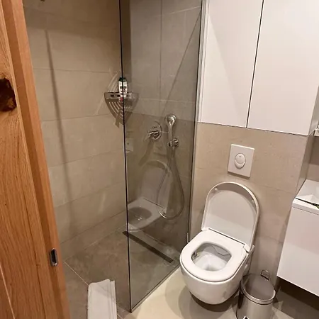 Zlatni Javor 207 Τζαχορίνα